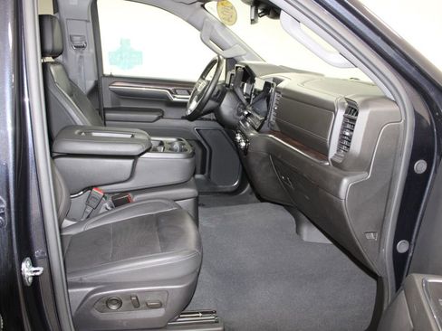 Used 2024 GMC Sierra 1500 SLT image 31