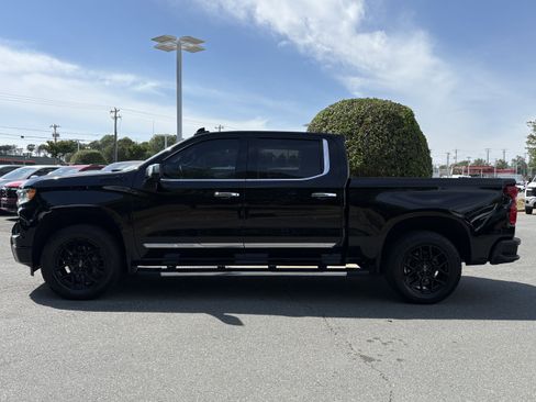 Used 2024 Chevrolet Silverado 1500 High Country w/ Technology Package AWD/4WD image 2