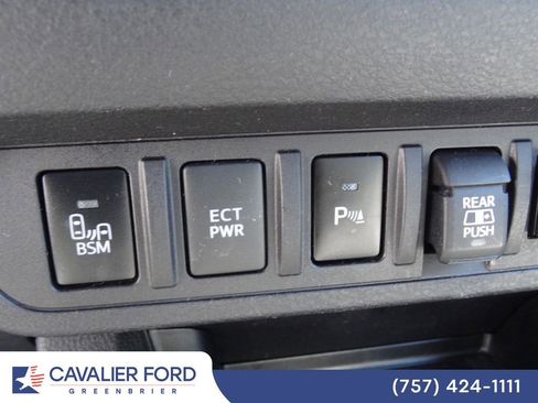 Used 2023 Toyota Tacoma TRD Off-Road w/ Technology Package AWD/4WD image 15