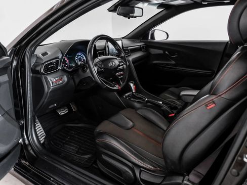 Used 2020 Hyundai Veloster Turbo FWD image 2