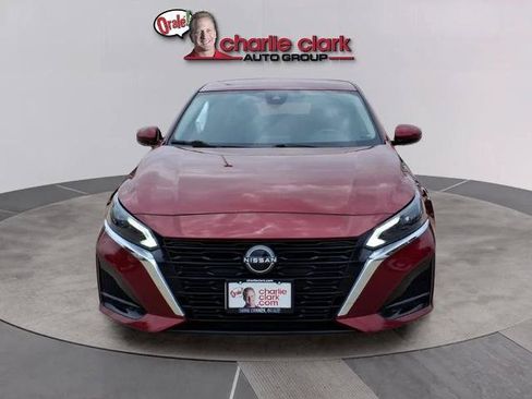 Certified 2023 Nissan Altima 2.5 SV FWD image 8