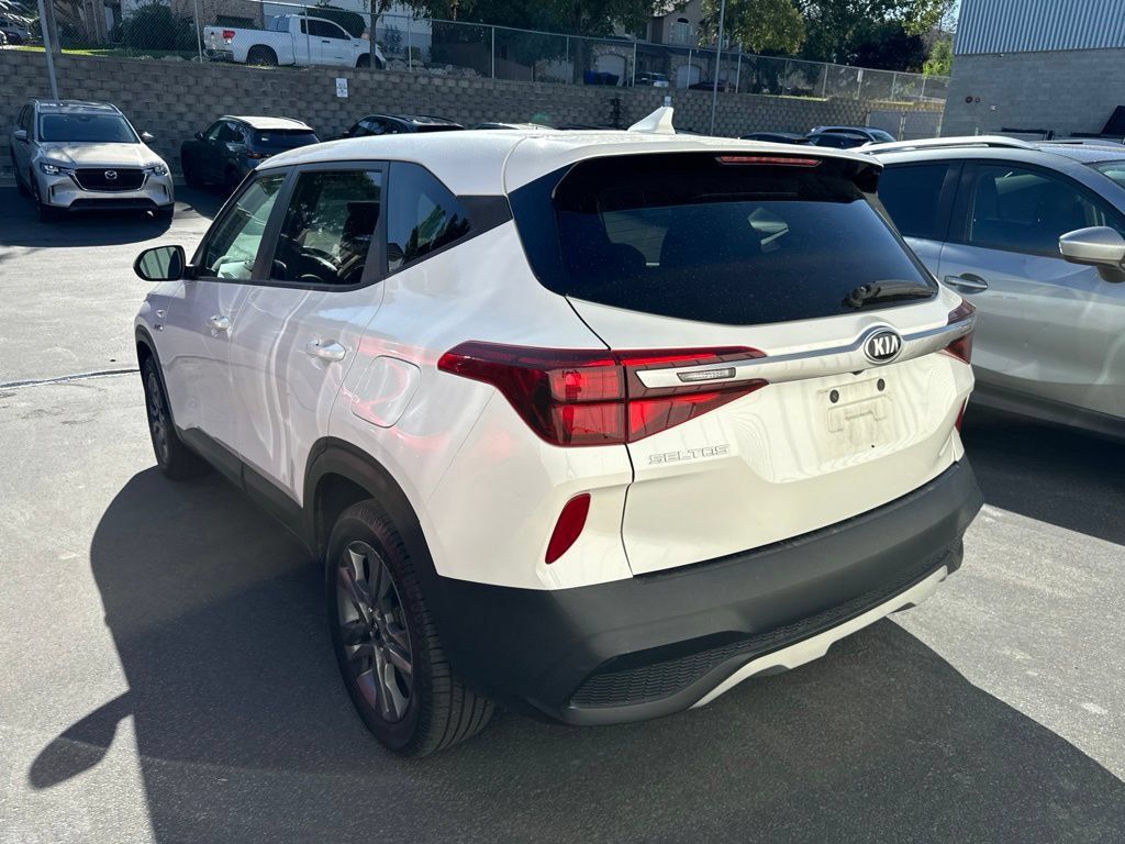 Used 2021 Kia Seltos LX AWD/4WD image 6