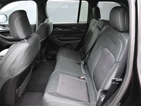 New 2025 Jeep Grand Cherokee Laredo X image 18