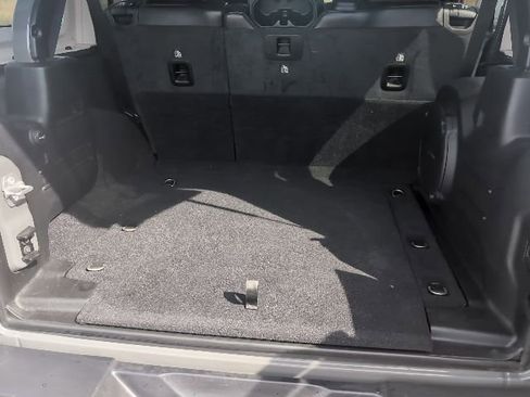 Used 2020 Jeep Wrangler Unlimited Rubicon w/ Uconnect 4C Nav & Sound Group image 22