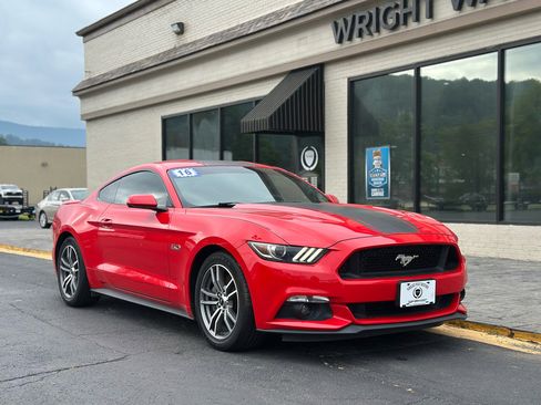 Used 2016 Ford Mustang GT image 1