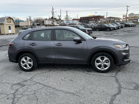 Used 2023 Honda HR-V LX image 9