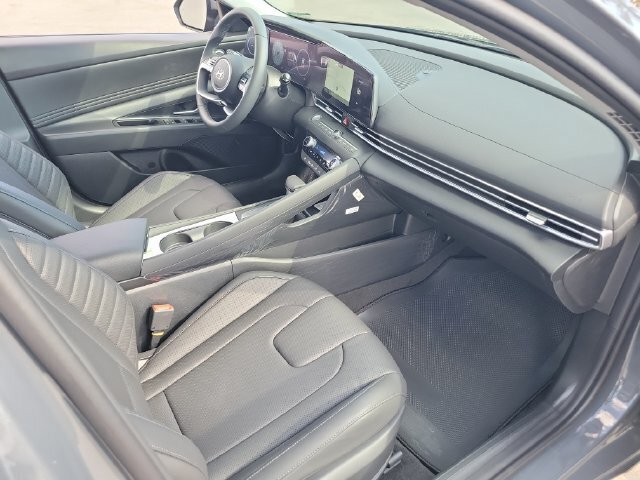 New 2026 Hyundai Elantra Limited FWD image 22