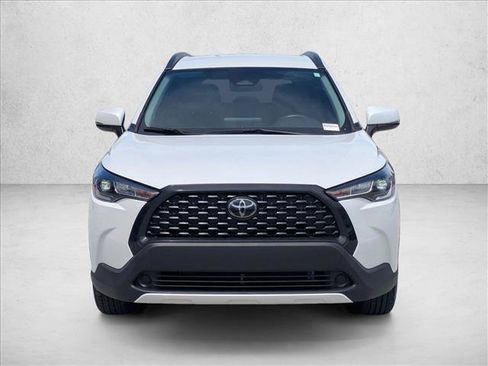 Used 2024 Toyota Corolla Cross LE FWD image 2