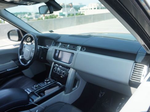 Used 2014 Land Rover Range Rover Supercharged image 18