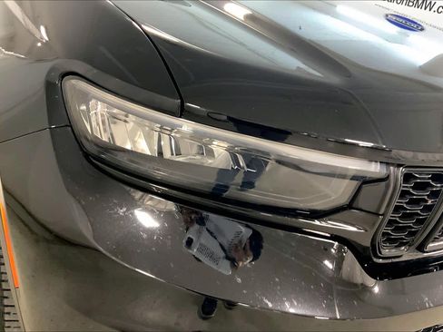 Used 2023 Jeep Grand Cherokee L Laredo image 27