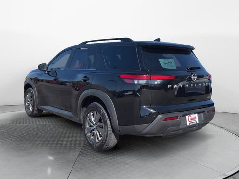 Used 2025 Nissan Pathfinder SV AWD/4WD image 2