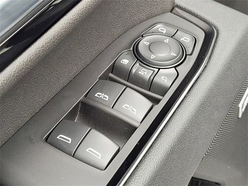 Used 2025 GMC Sierra 2500 AT4 image 32