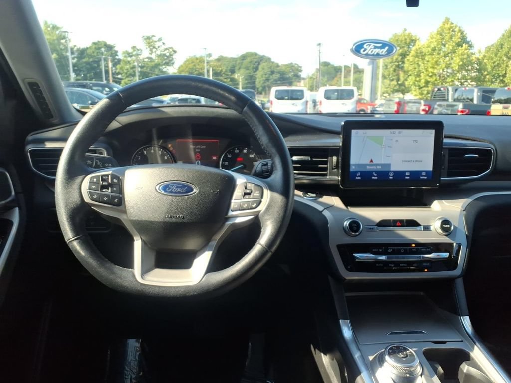 Used 2023 Ford Explorer XLT w/ Equipment Group 202A AWD/4WD image 15