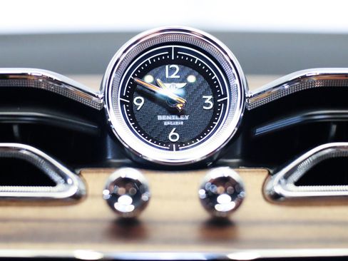 New 2025 Bentley Bentayga image 22