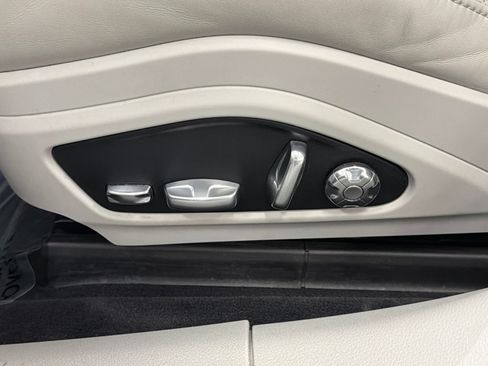 Used 2019 Porsche Panamera 4 AWD/4WD image 27