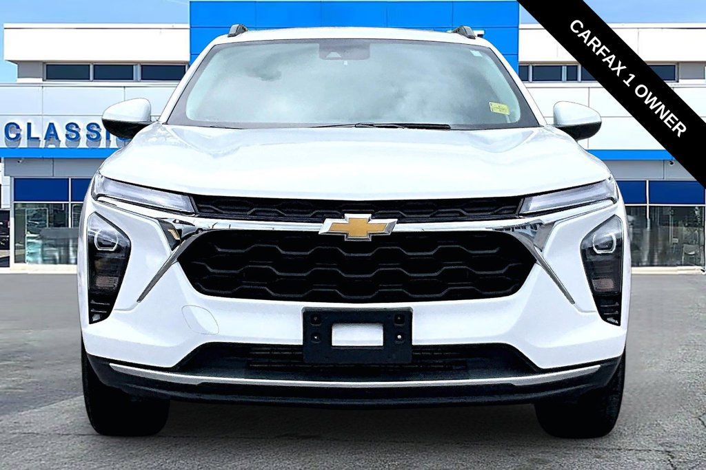 Used 2025 Chevrolet Trax LT FWD image 19