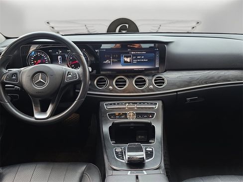 Used 2018 Mercedes-Benz E 300 w/ Premium 1 Package image 10