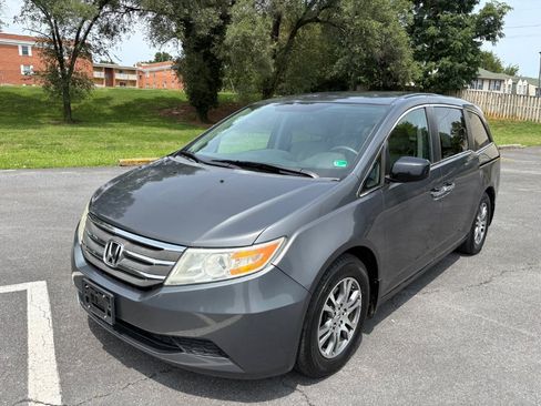 Used 2013 Honda Odyssey EX image 1