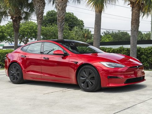 Used 2022 Tesla Model S AWD/4WD image 11