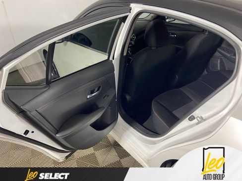 Used 2025 Nissan Sentra SR FWD image 20