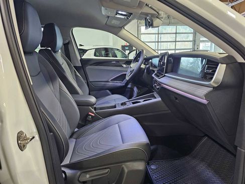 New 2026 Volkswagen Tiguan SE AWD/4WD image 10