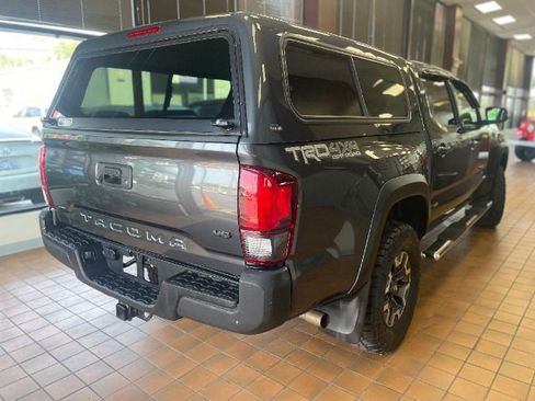Used 2019 Toyota Tacoma TRD Off-Road image 8