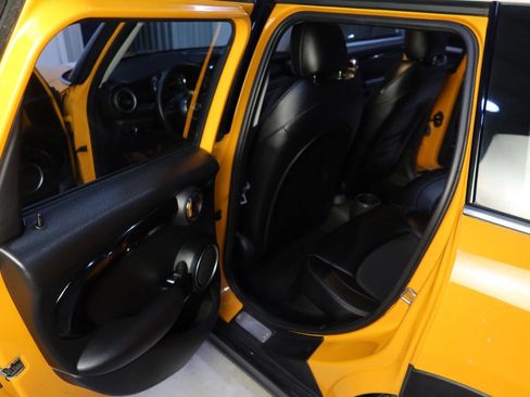 Used 2015 MINI Cooper S image 16
