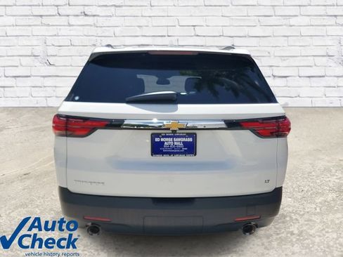 Used 2023 Chevrolet Traverse LT FWD image 3
