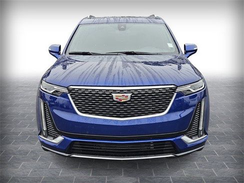Certified 2025 Cadillac XT6 Premium Luxury image 2
