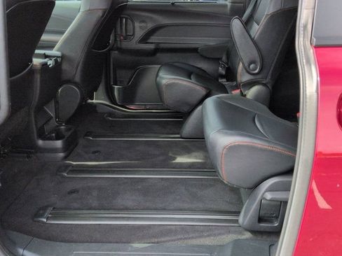 Certified 2022 Toyota Sienna XSE AWD/4WD image 17