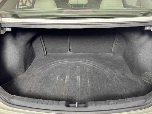 Used 2017 Hyundai Elantra SE FWD image 25