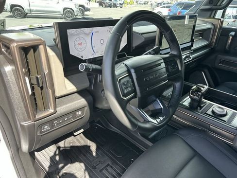 Certified 2025 GMC Hummer EV 2X AWD/4WD image 10