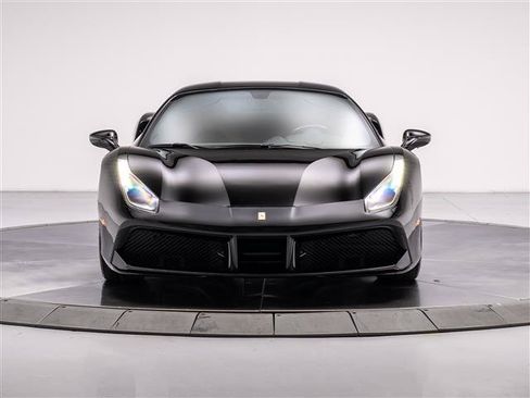 Used 2016 Ferrari 488 GTB RWD image 8