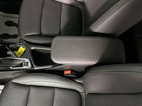 Used 2023 Buick Encore GX Essence w/ Experience Buick Package FWD image 20