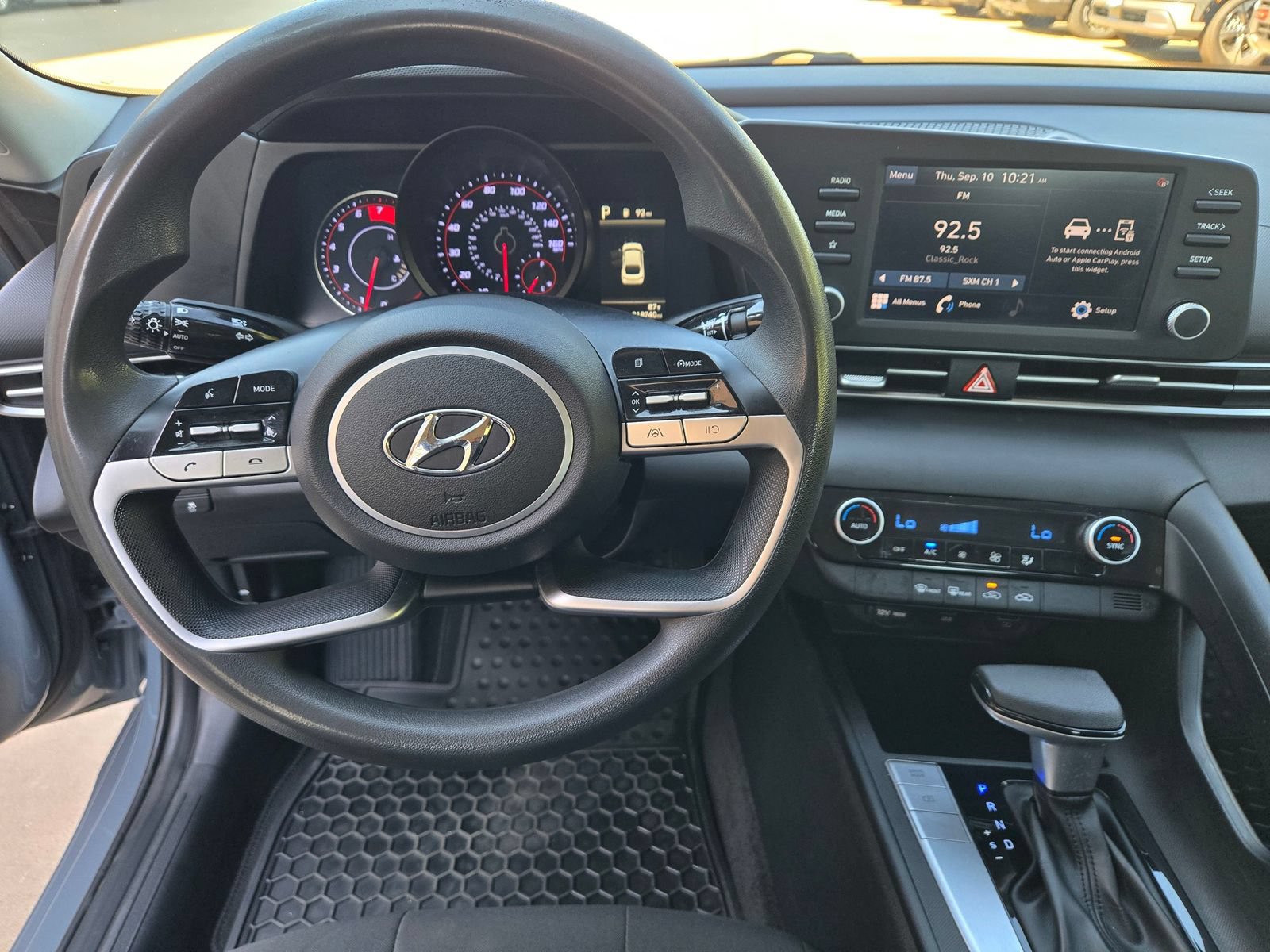 Used 2022 Hyundai Elantra SEL w/ Cargo Package FWD image 10
