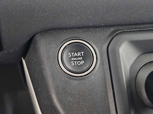 Used 2023 Land Rover Defender 110 image 29