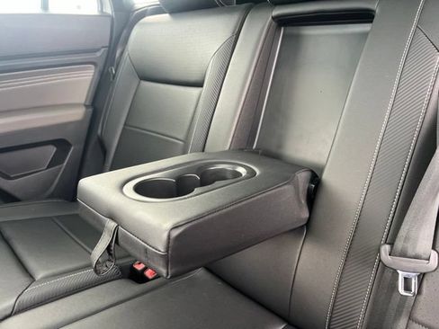 Used 2023 Volkswagen Atlas Cross Sport SE w/ Panoramic Sunroof Package AWD/4WD image 18