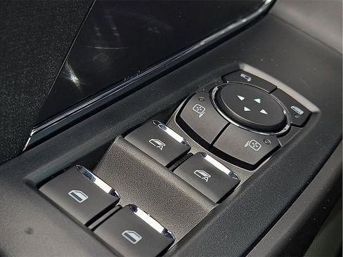 Used 2025 Ford F150 Lariat w/ Equipment Group 501A Mid image 17