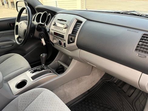Used 2006 Toyota Tacoma PreRunner image 28