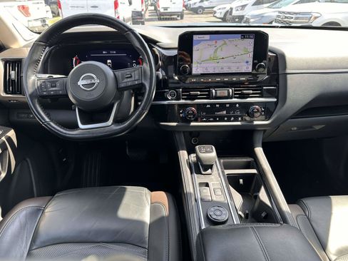 Used 2023 Nissan Pathfinder Platinum AWD/4WD image 19