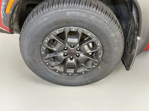 Used 2023 Nissan Frontier PRO-4X w/ Pro-4X Premium Package image 11