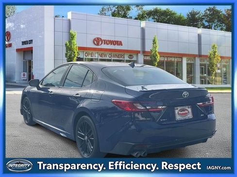 Certified 2025 Toyota Camry SE image 8