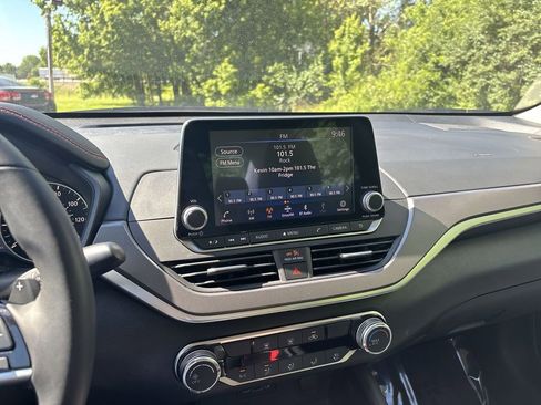 Certified 2025 Nissan Altima 2.5 SR FWD image 23