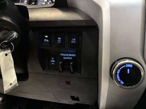 Used 2018 Toyota Tundra SR5 image 18