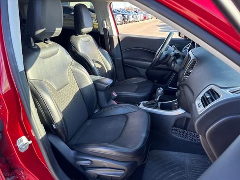 Used 2020 Jeep Compass Latitude image 12