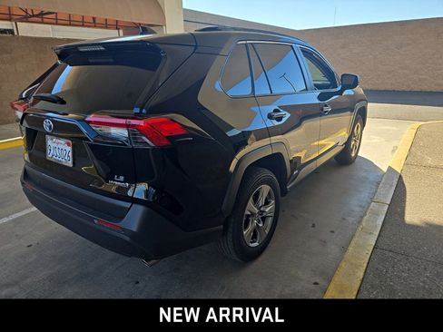 Used 2023 Toyota RAV4 LE image 5