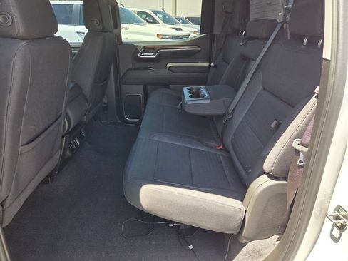 Used 2023 Chevrolet Silverado 1500 LT AWD/4WD image 7