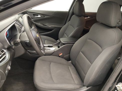 Used 2017 Chevrolet Malibu LT FWD image 17