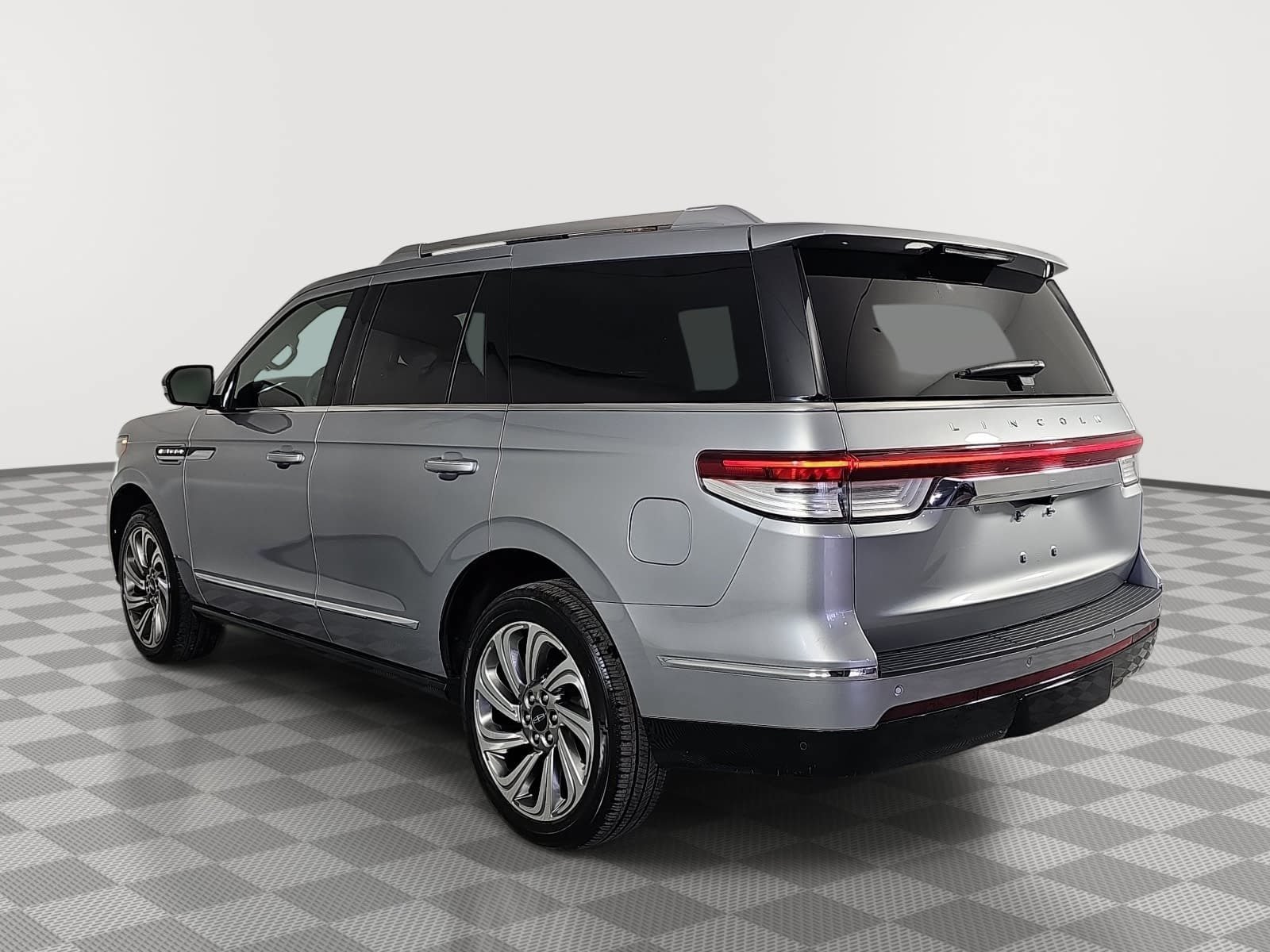 Used 2023 Lincoln Navigator Reserve AWD/4WD image 6