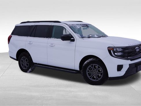 Certified 2025 Ford Expedition Active image 2